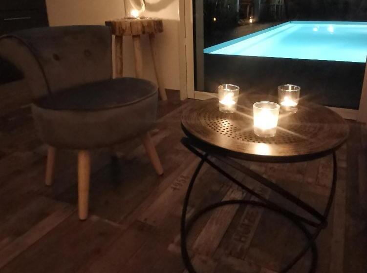 غرفة قياسية رباعية, Logement Cosy Avec Piscine Et Jacuzzi Privatifs 4 étoiles