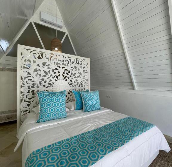 חדר סטנדרט נוף לבריכה, Piramida S White Villa S Bali