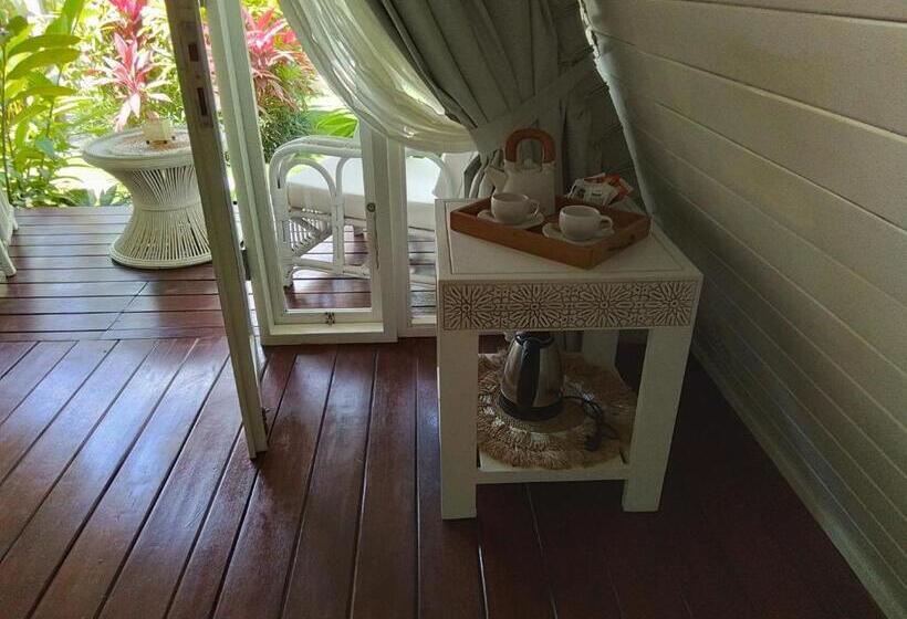 חדר סטנדרט נוף לגינה, Piramida S White Villa S Bali