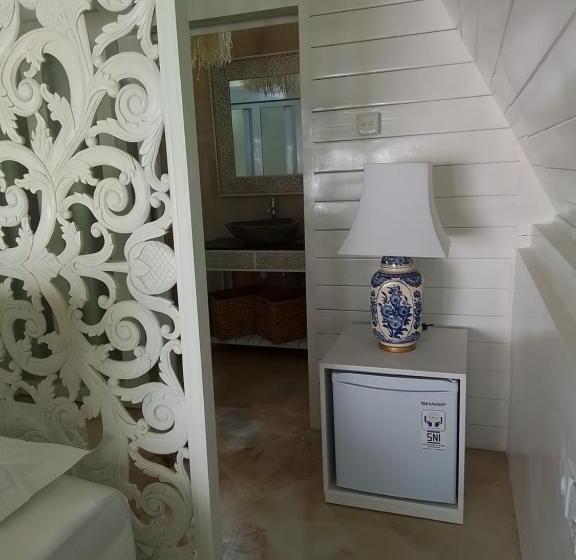 חדר סטנדרט נוף לבריכה, Piramida S White Villa S Bali