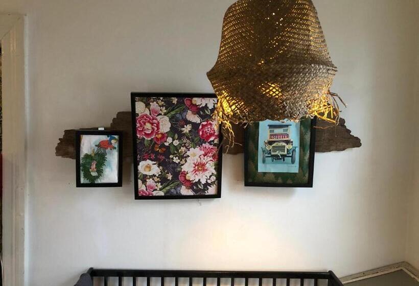 Семейный Номер Совместный Санузел, Boutique Hotel Caramel