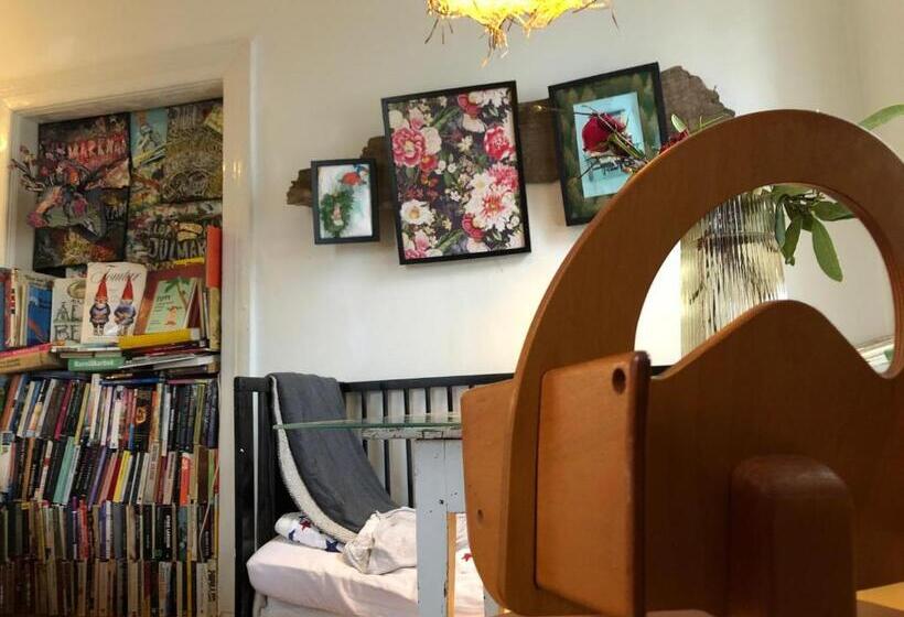 Семейный Номер Совместный Санузел, Boutique Hotel Caramel