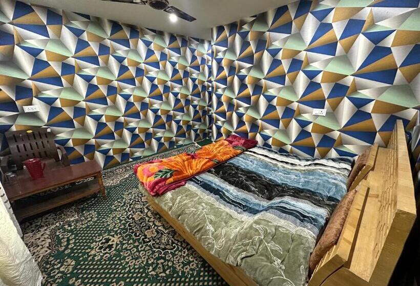 Quarto Estandar, Merlin Palace