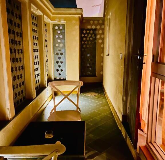 バルコニー付きデラックスルーム, The Trishala Vilas