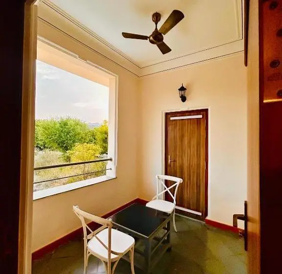 Deluxe-huone Parveke, The Trishala Vilas