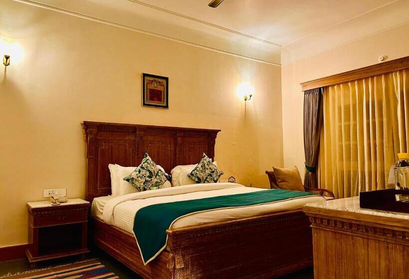 غرفة قياسية, The Trishala Vilas