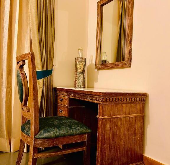 غرفة قياسية, The Trishala Vilas