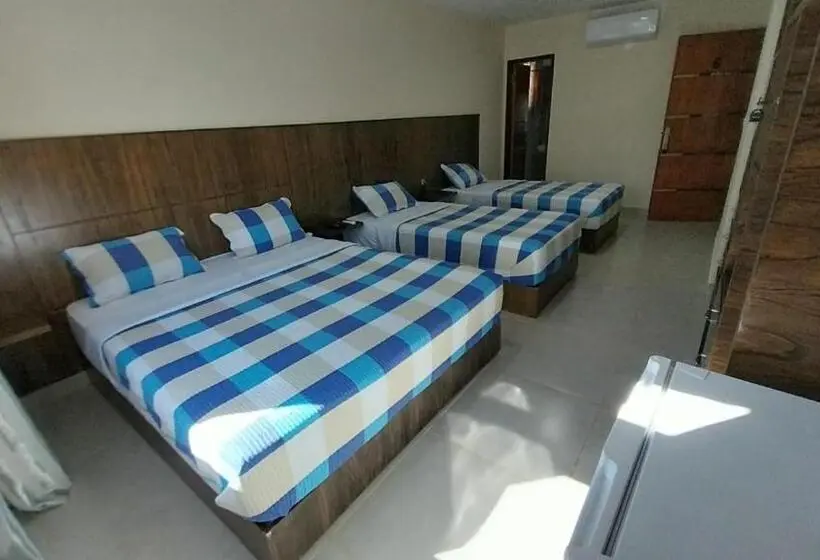 اتاق خانوادگی, Villa