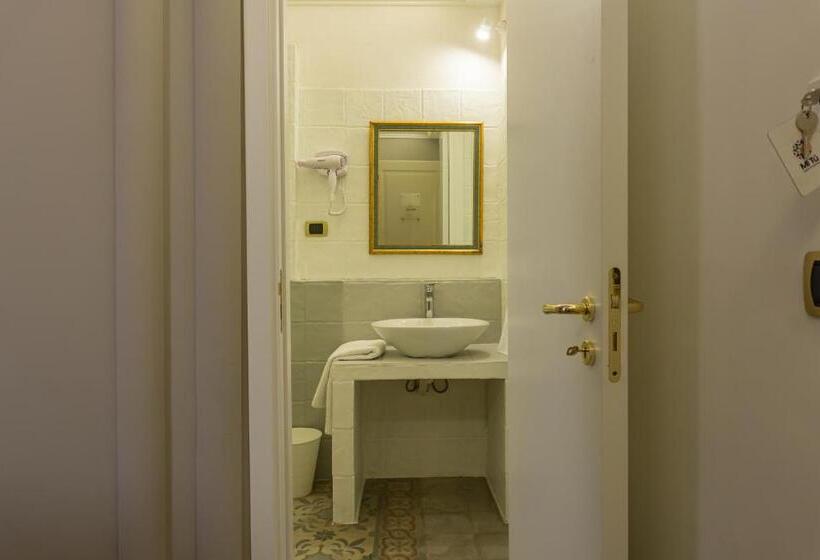 اتاق استاندارد یک نفره, Mi Tú Apartments