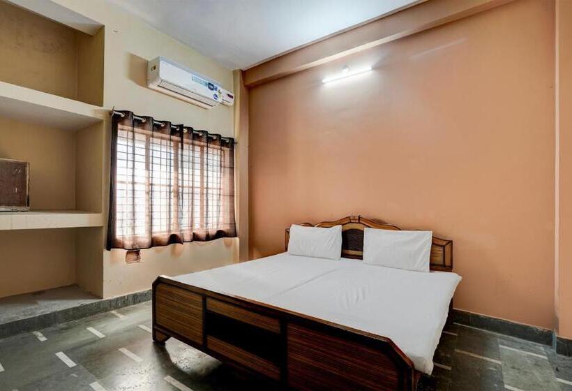 חדר קלאסי לשלושה, Spot On Hotel Live In