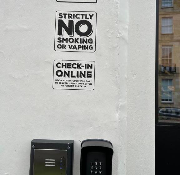 Номер Deluxe, Crescent Place