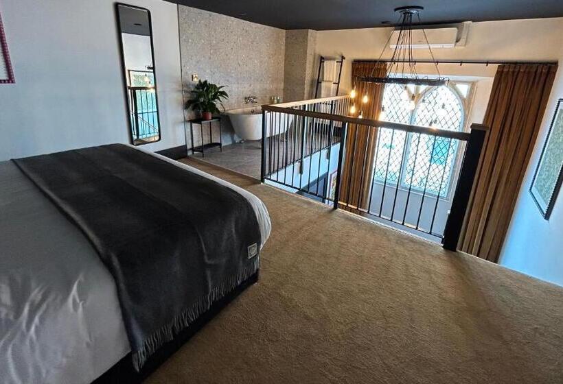 Номер Deluxe, Crescent Place