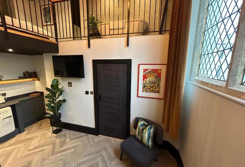 Номер Deluxe, Crescent Place