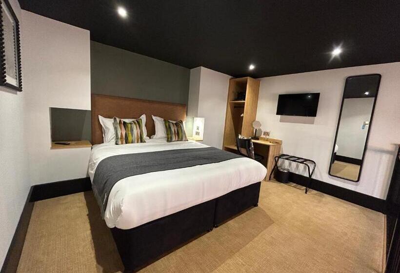 اتاق سوپریور با تخت بزرگ, Crescent Place