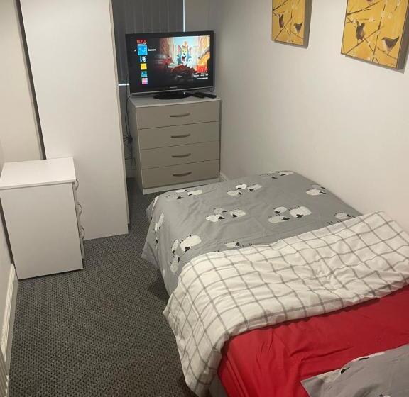 חדר סטנדרט יחיד, Transformative Housing 6 Bedford