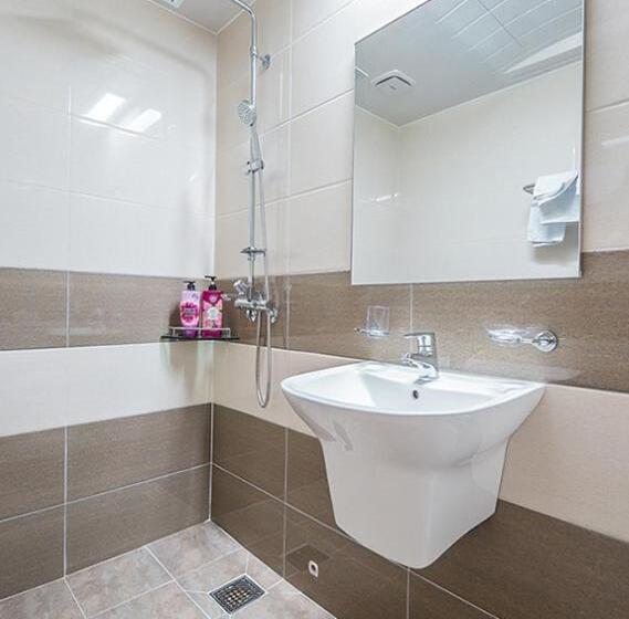 ファミリーステューディオ, Aria Pension & Resort