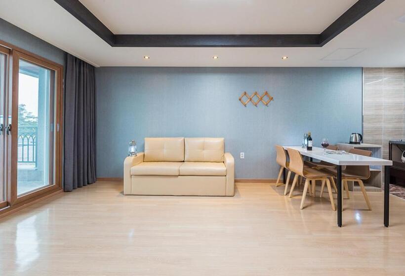 ファミリーステューディオ, Aria Pension & Resort