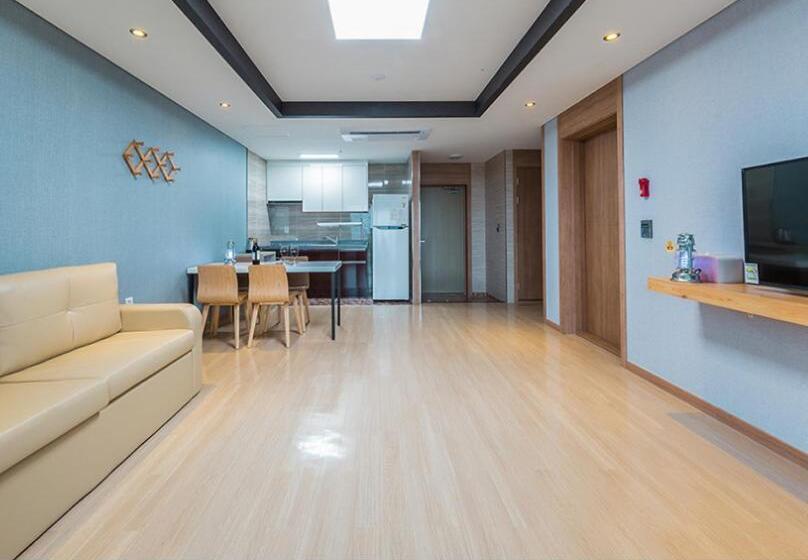 ファミリーステューディオ, Aria Pension & Resort