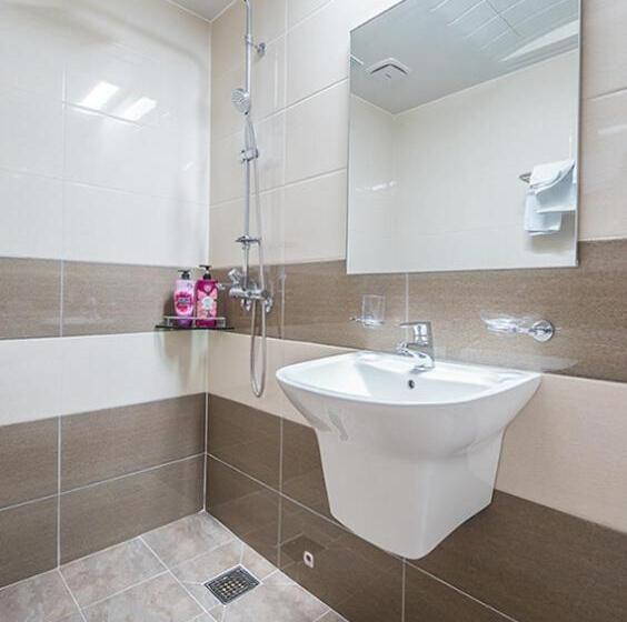 استودیوی استاندارد, Aria Pension & Resort