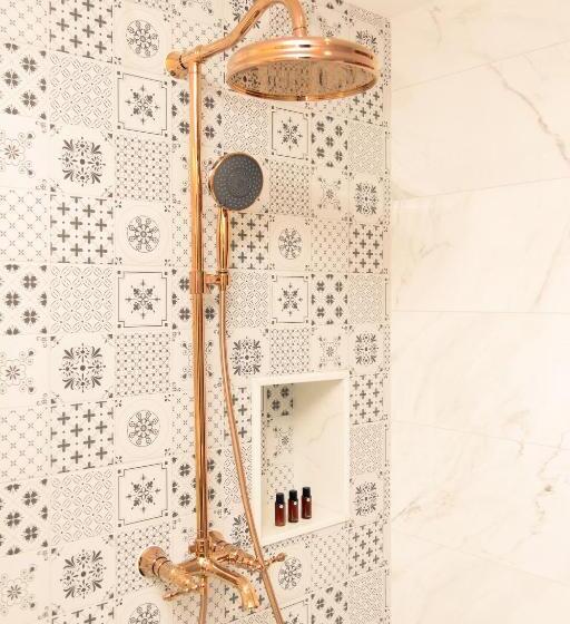 اتاق استاندارد با چشم‌انداز استخر, Chino@nimman Luxury Boutique