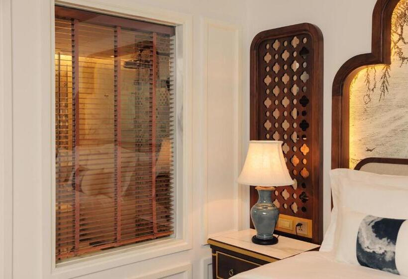 اتاق استاندارد با چشم‌انداز استخر, Chino@nimman Luxury Boutique