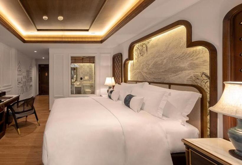 اتاق استاندارد با چشم‌انداز استخر, Chino@nimman Luxury Boutique