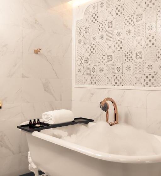 سوییت خانوادگی, Chino@nimman Luxury Boutique