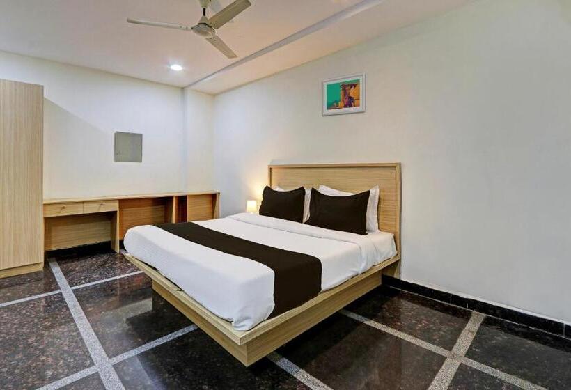 トリプルクラシックルーム, Collection O Living Tree Suites