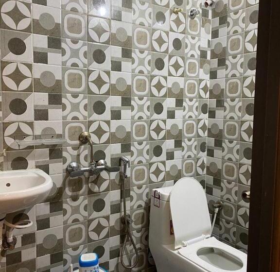 トリプルクラシックルーム, Collection O Living Tree Suites