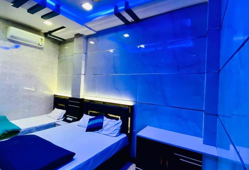 豪华三人间, Fabexpress Mark