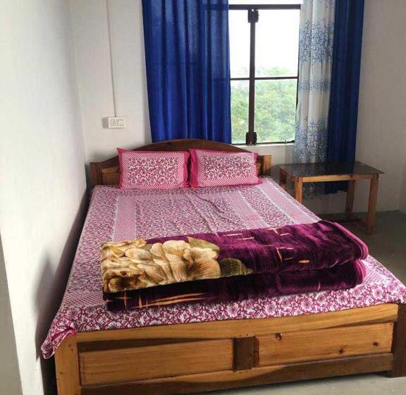 デラックストリプルルーム, Oyo The Mountain Soul