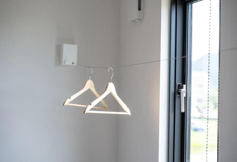 Quarto Economy, Plainn By Negura