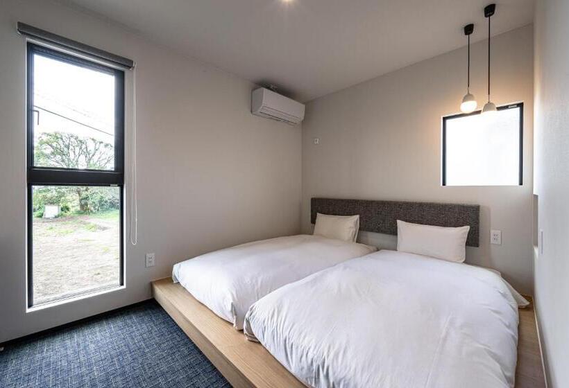 Quarto superior, Plainn By Negura