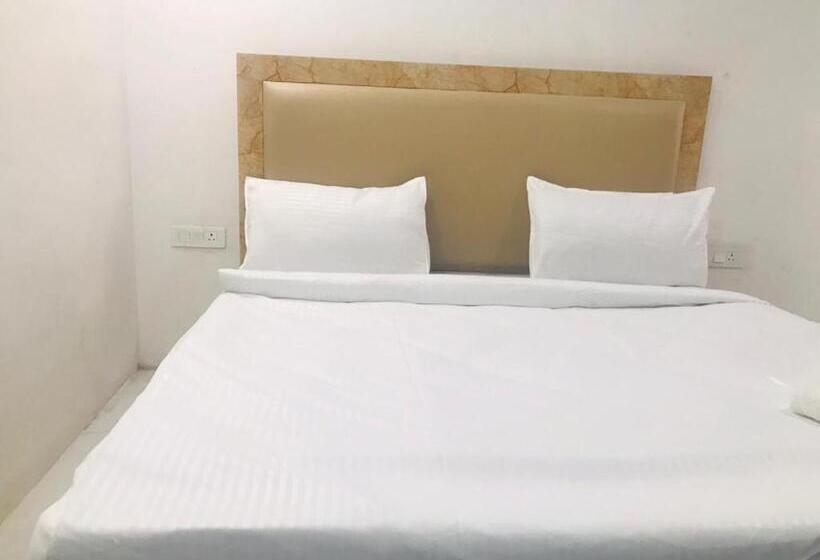 Standard Room, Twamev Tughlakabad By Raaso Inn