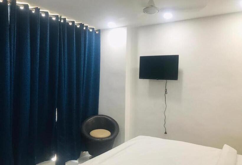 Standard Room, Twamev Tughlakabad By Raaso Inn