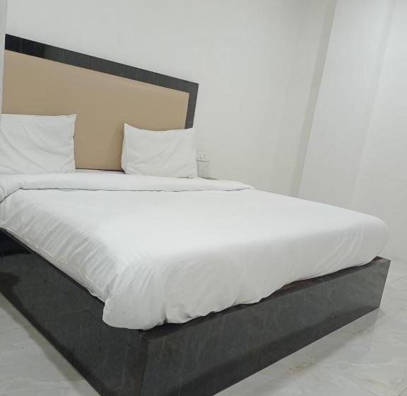 Standard Room, Twamev Tughlakabad By Raaso Inn