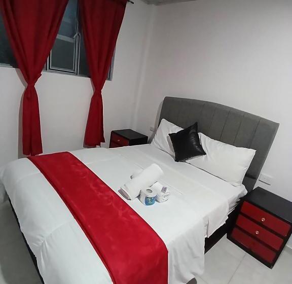 디럭스 룸, Ismael De La Villa