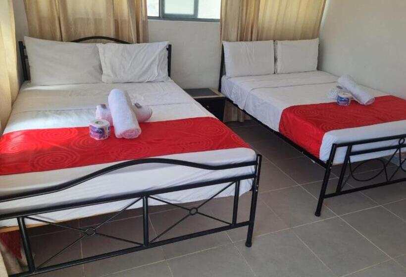 디럭스 룸, Ismael De La Villa