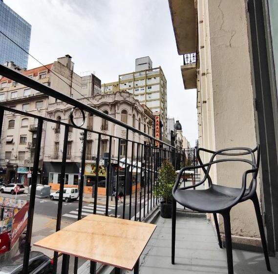 تختخواب در اتاق مشترک, Lead Hostel