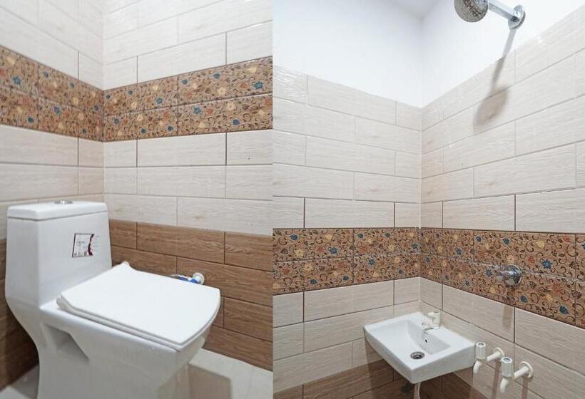 Трехместный Номер Классика, Oyo Flagship Hotel Anukampa