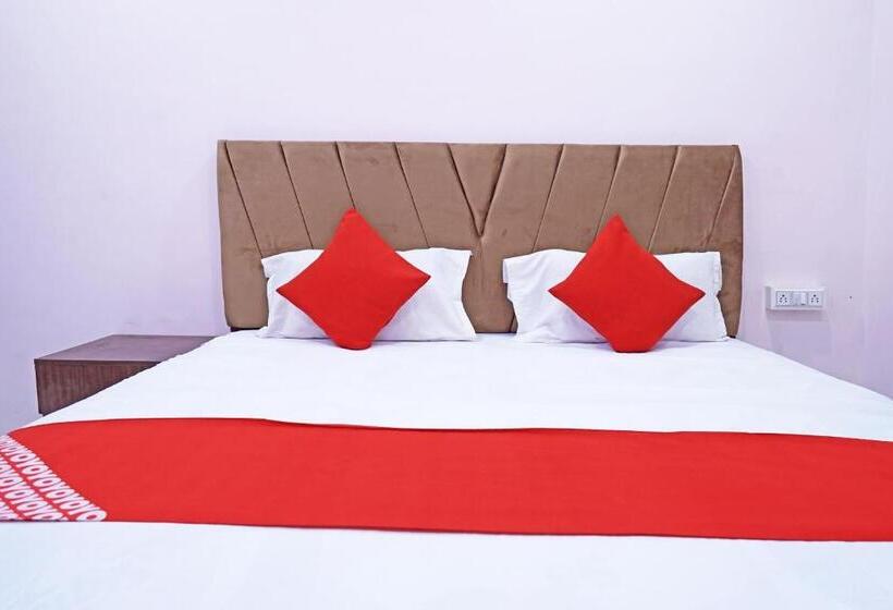 Трехместный Номер Классика, Oyo Flagship Hotel Anukampa