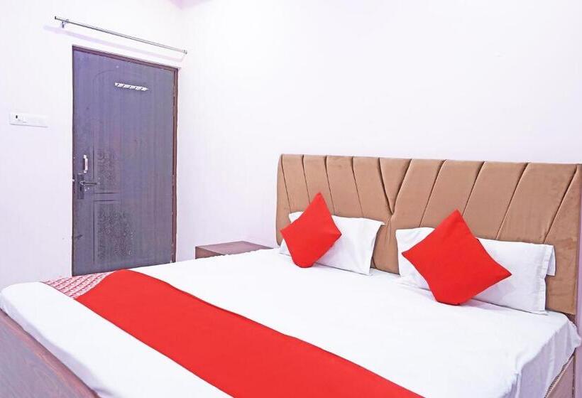 Трехместный Номер Классика, Oyo Flagship Hotel Anukampa