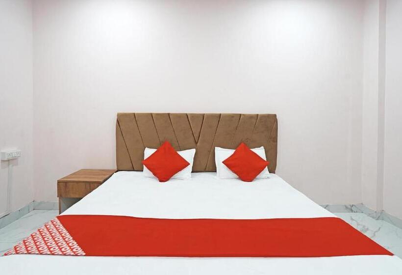 Трехместный Номер Классика, Oyo Flagship Hotel Anukampa