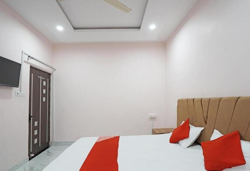 Трехместный Номер Классика, Oyo Flagship Hotel Anukampa