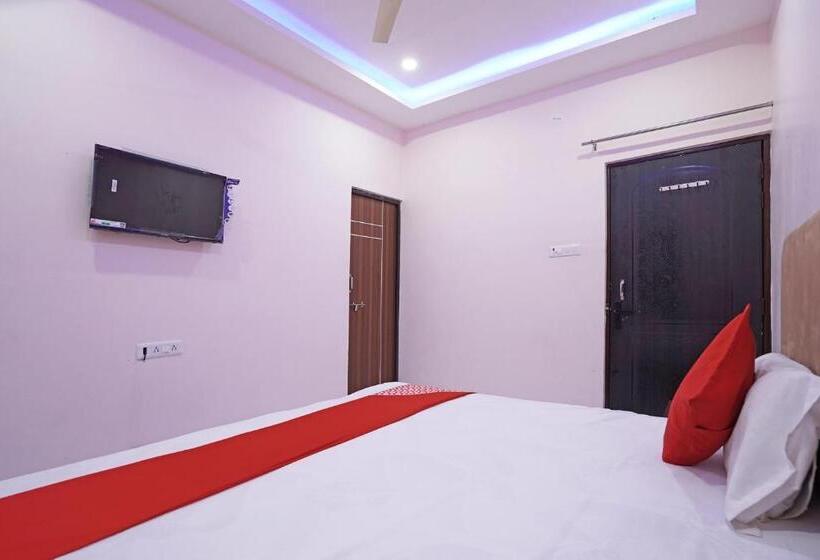 Трехместный Номер Классика, Oyo Flagship Hotel Anukampa