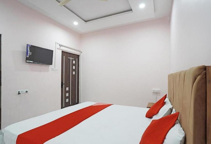 Трехместный Номер Классика, Oyo Flagship Hotel Anukampa