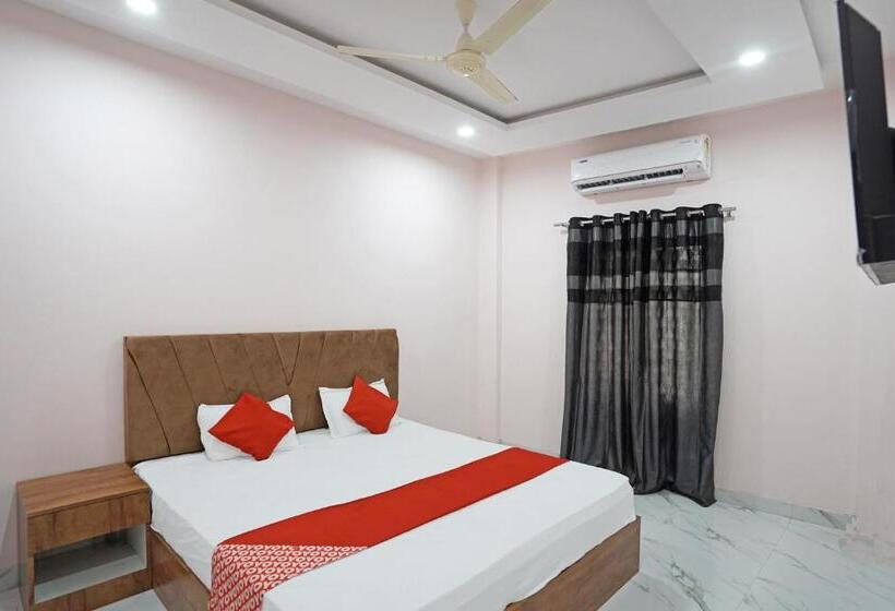 Трехместный Номер Классика, Oyo Flagship Hotel Anukampa