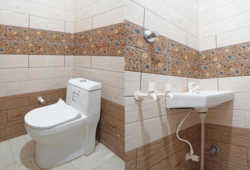 Трехместный Номер Классика, Oyo Flagship Hotel Anukampa