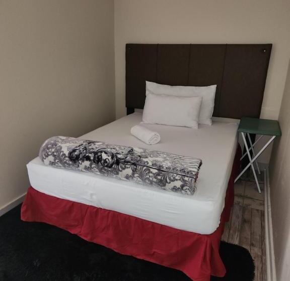 스탠다드 룸, Hunters Nest Guest House Mafikeng