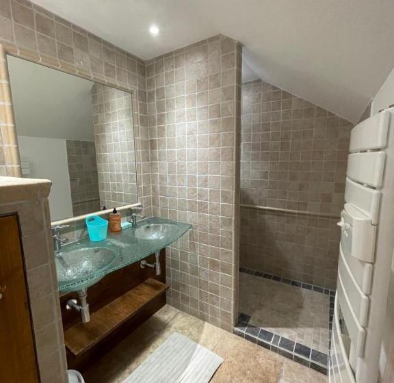 家庭工作室, Le P Tit Charrat